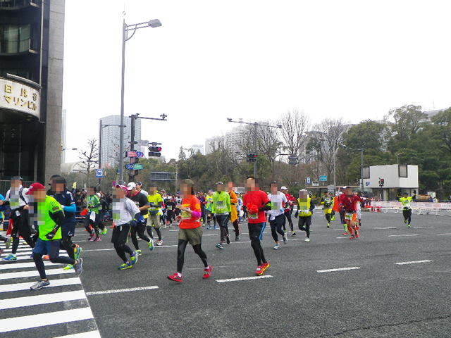 折り返し後の日比谷の交差点