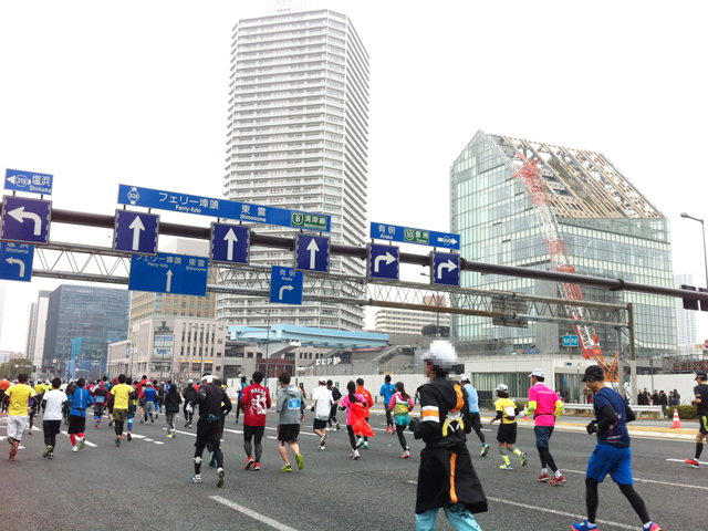豊洲駅前